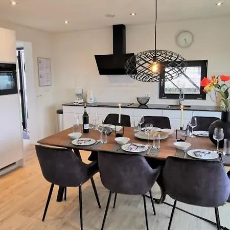 Enkhuizer Cube Elite Estel Mit Dachterrasse Und Zaun Haus Nr 337