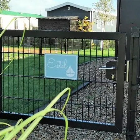 Enkhuizer Cube Elite Estel Mit Dachterrasse Und Zaun Haus Nr 337 * Enkhuizen